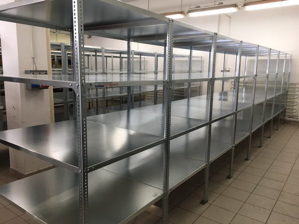 polcrendszer garázsba